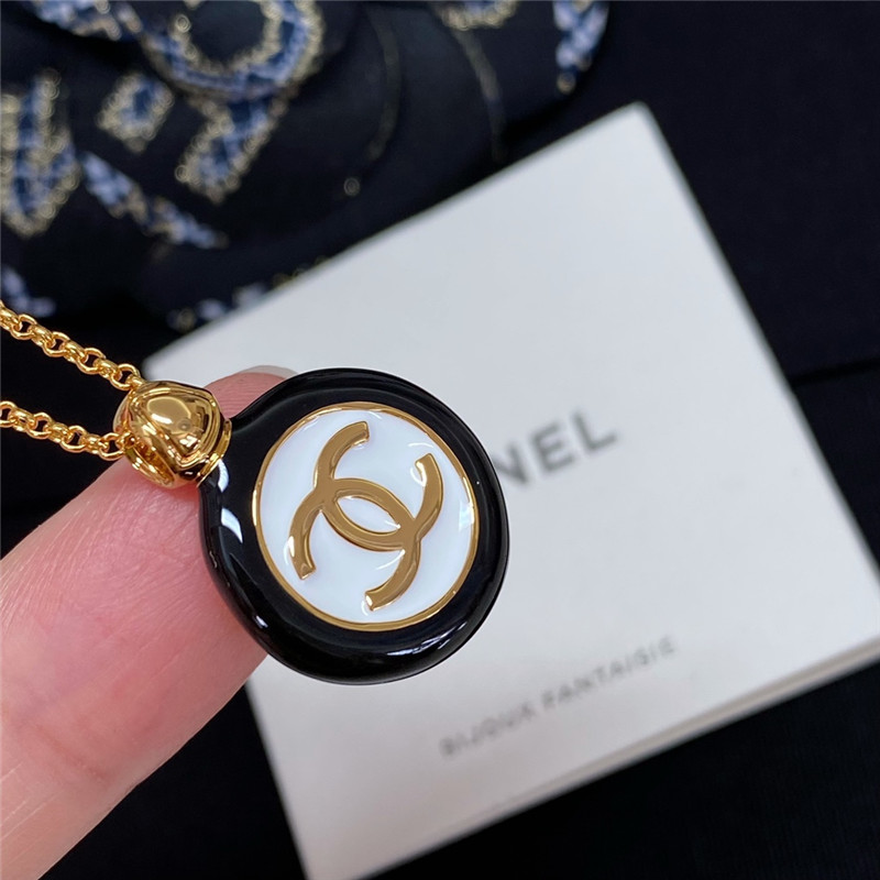 Chanel black and white button necklace