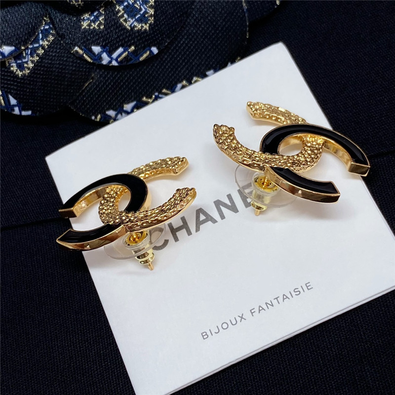 Ch**el enamel gold relief earrings