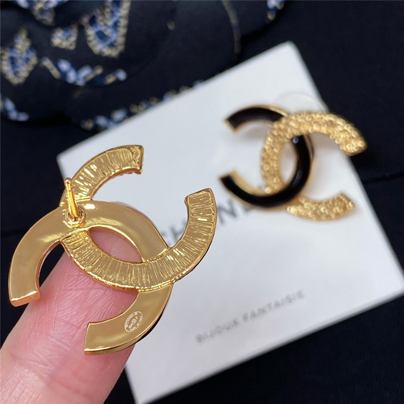 Ch**el enamel gold relief earrings