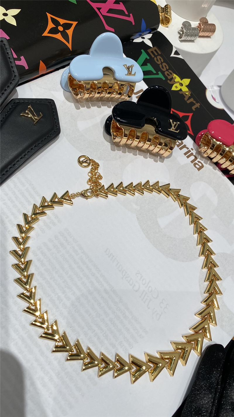 louis vuitton LV   donkey brand necklace