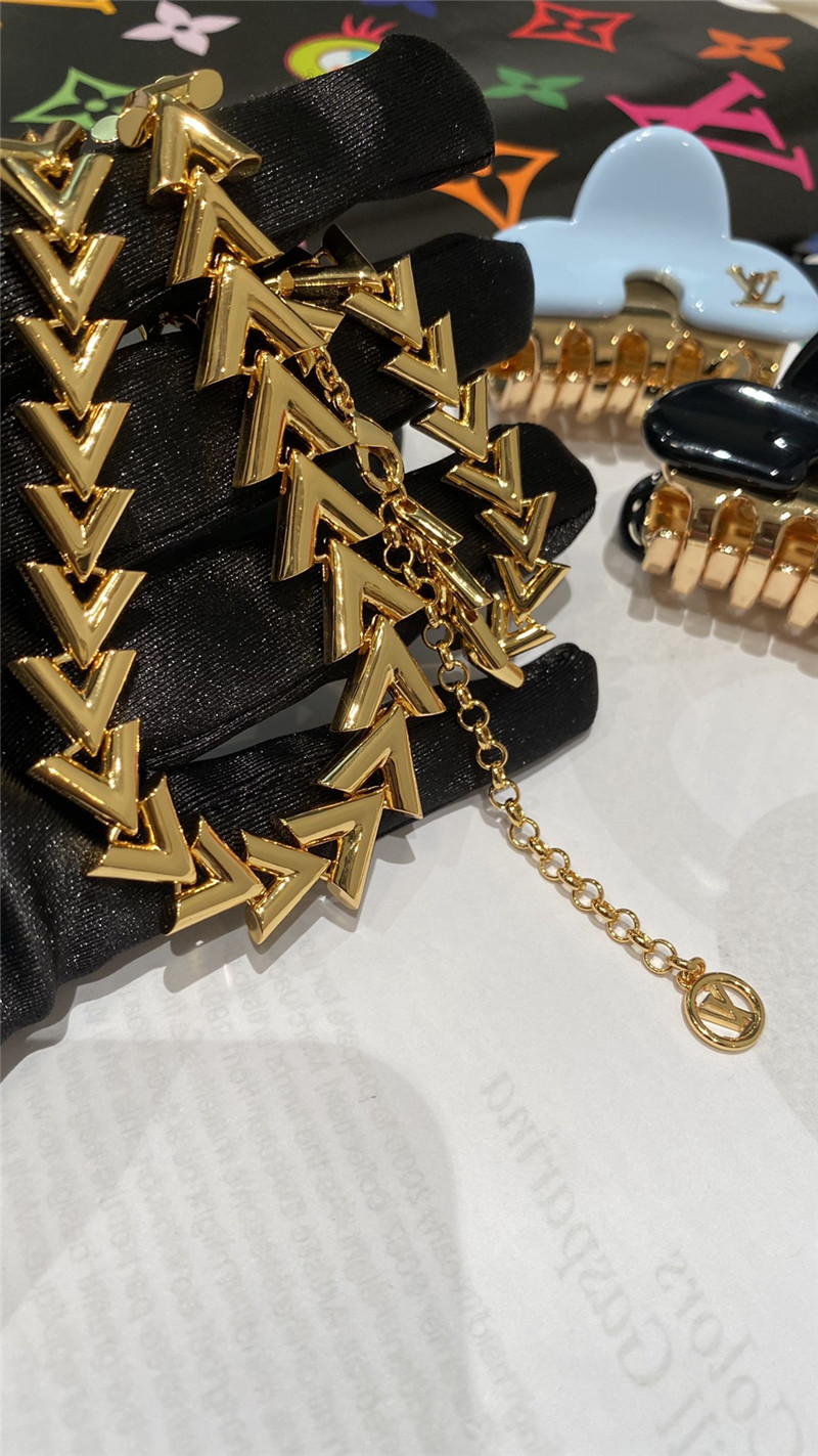 l0vis Vvtt0n lv   donkey brand necklace