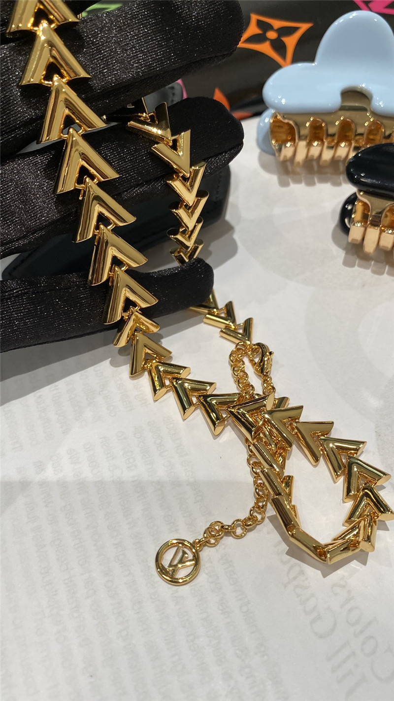 l0vis Vvtt0n lv   donkey brand necklace