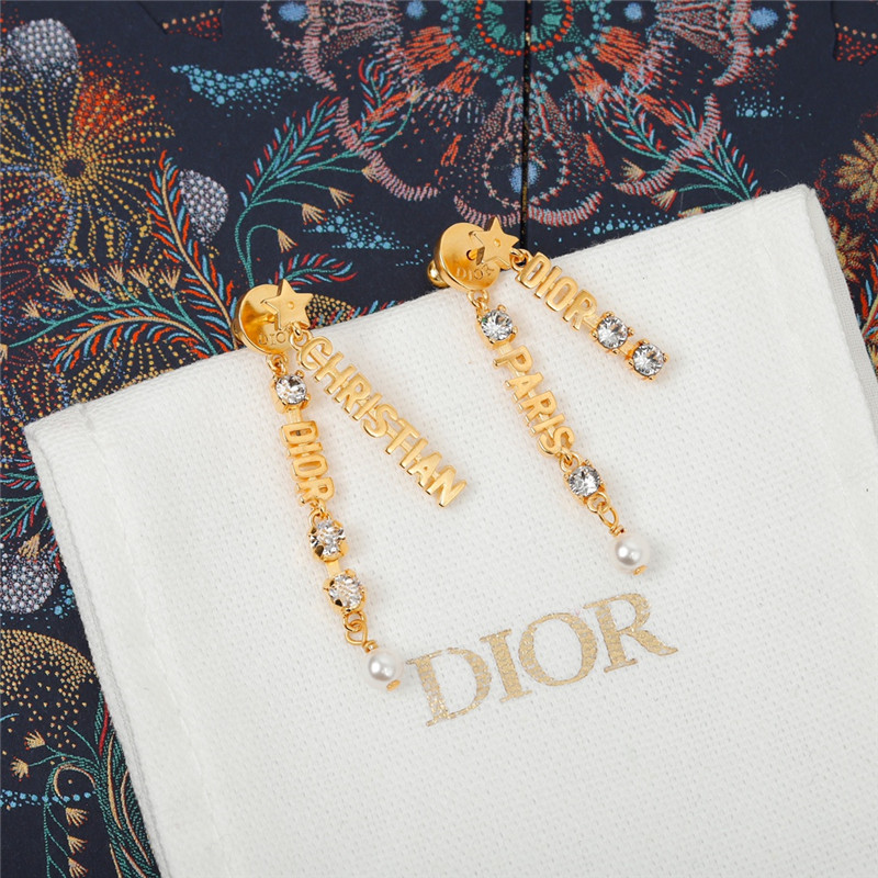 D10r new left and right asymmetrical earrings