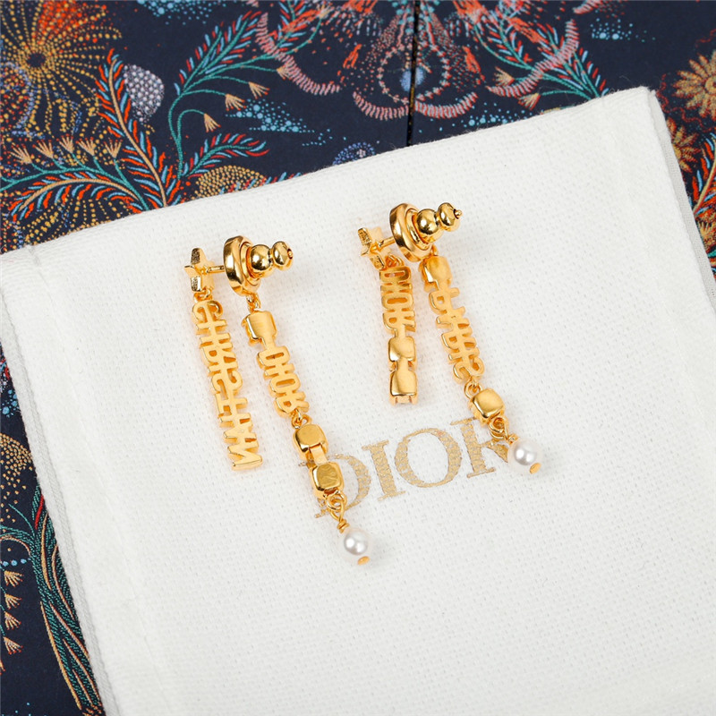 D10r new left and right asymmetrical earrings