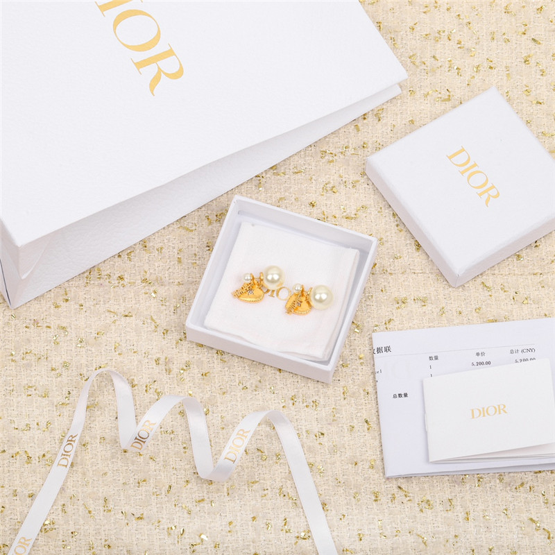 dior love pearl earrings