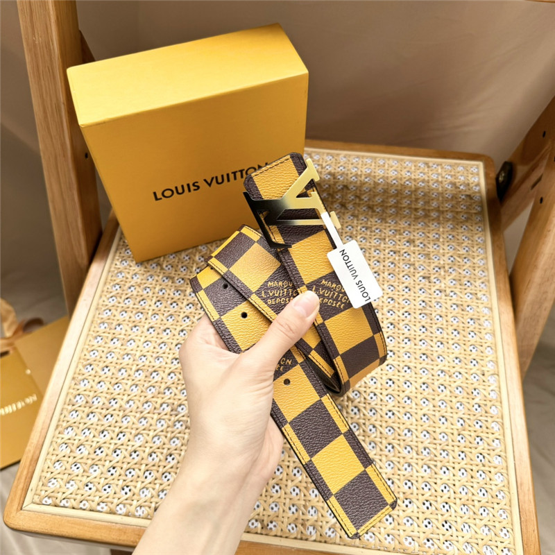 l0vis Vvtt0n lv plaid canvas with pebbled bottom belt