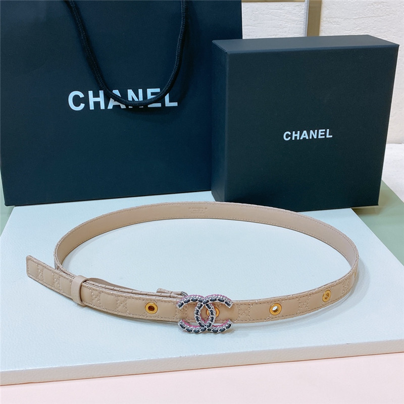 Chanel diamond lambskin with plain bottom belt