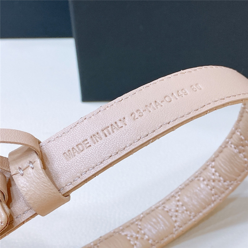 ch**el D1am0nd lambskin with plain bottom belt