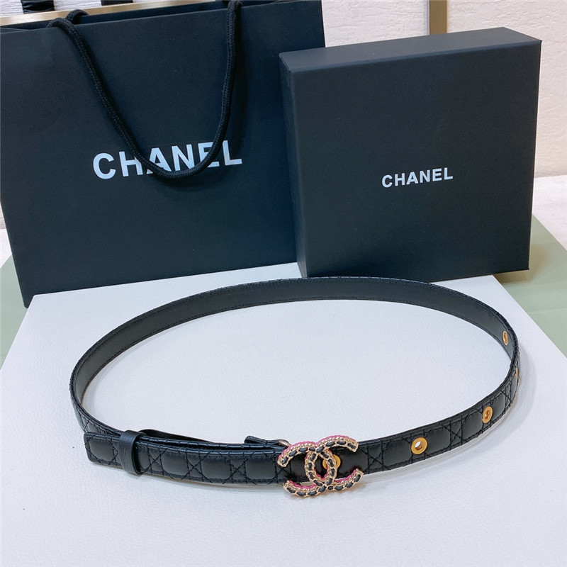 Chanel diamond lambskin with plain bottom belt