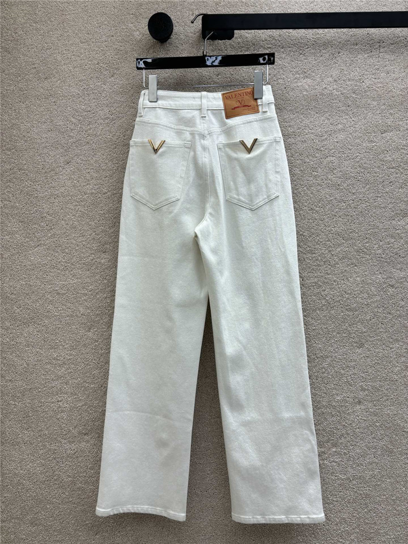 Va1e*ntin0 jeans with double v metal back pocket design