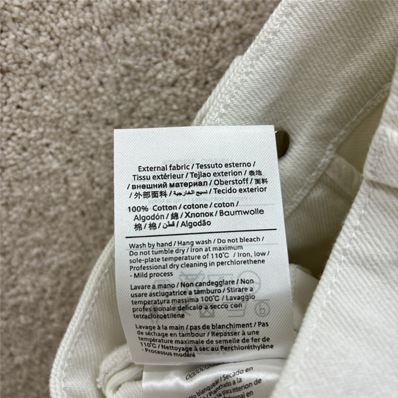 Va1e*ntin0 jeans with double v metal back pocket design