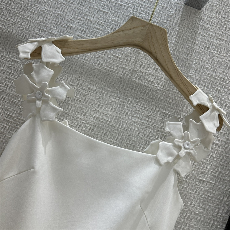 Va1e*ntin0 three-dimensional floral suspender dress replica clothing