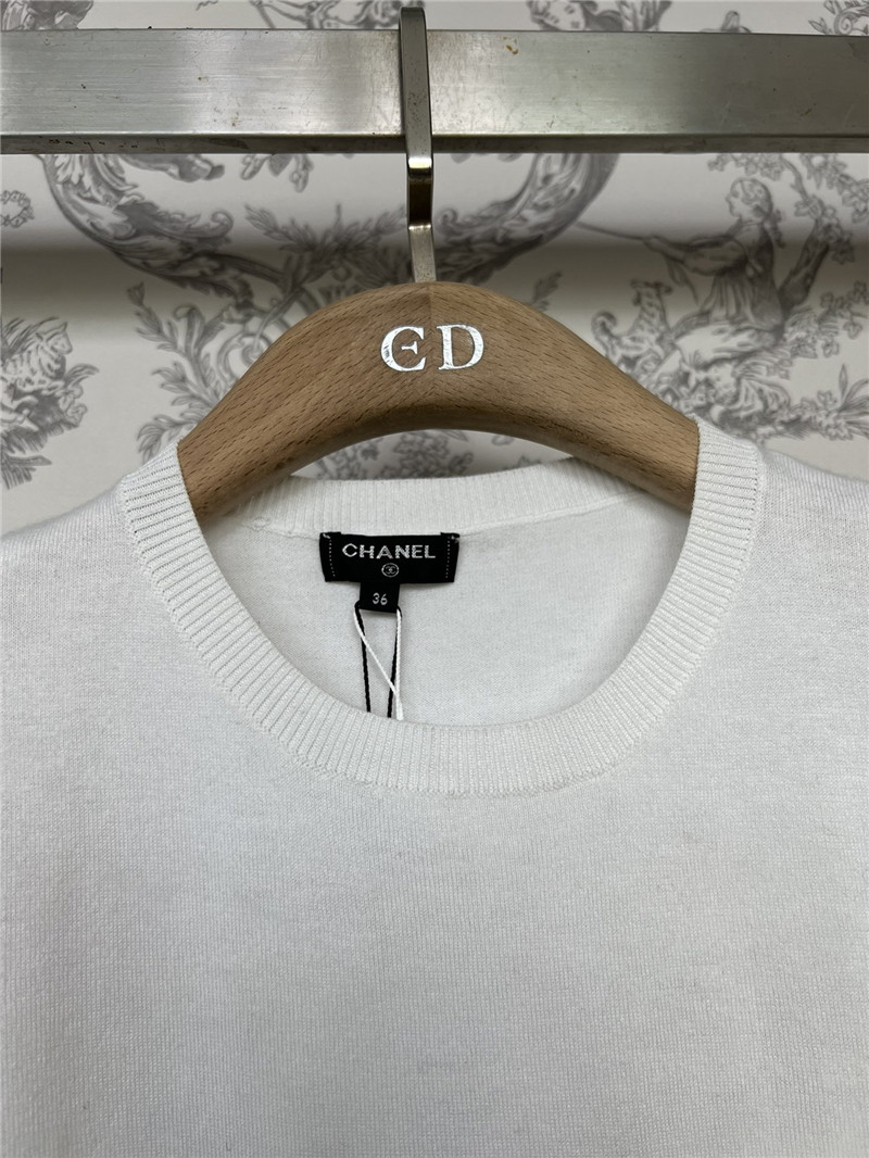 L0ew* pocket embroidered knit t-shirt white