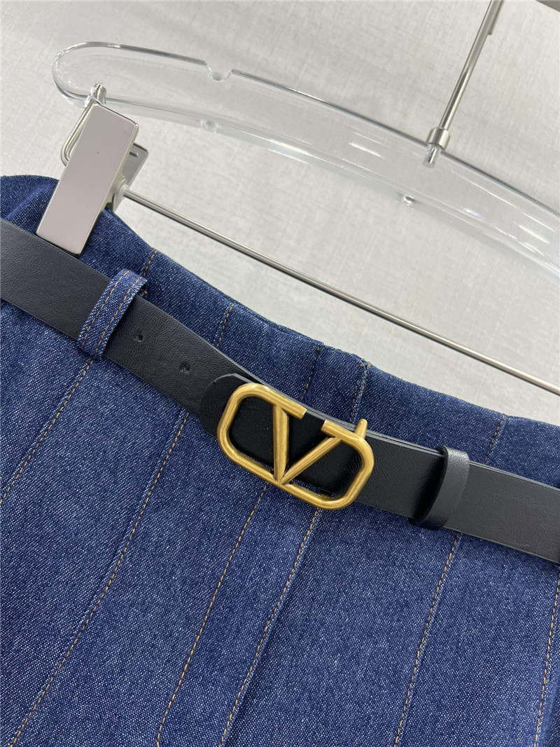 Va1e*ntin0 new denim skirt cheap replica designer clothes