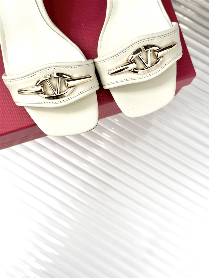 va1e*ntin0 thick heel sandals ma1s0n Marg*e1a replica shoes
