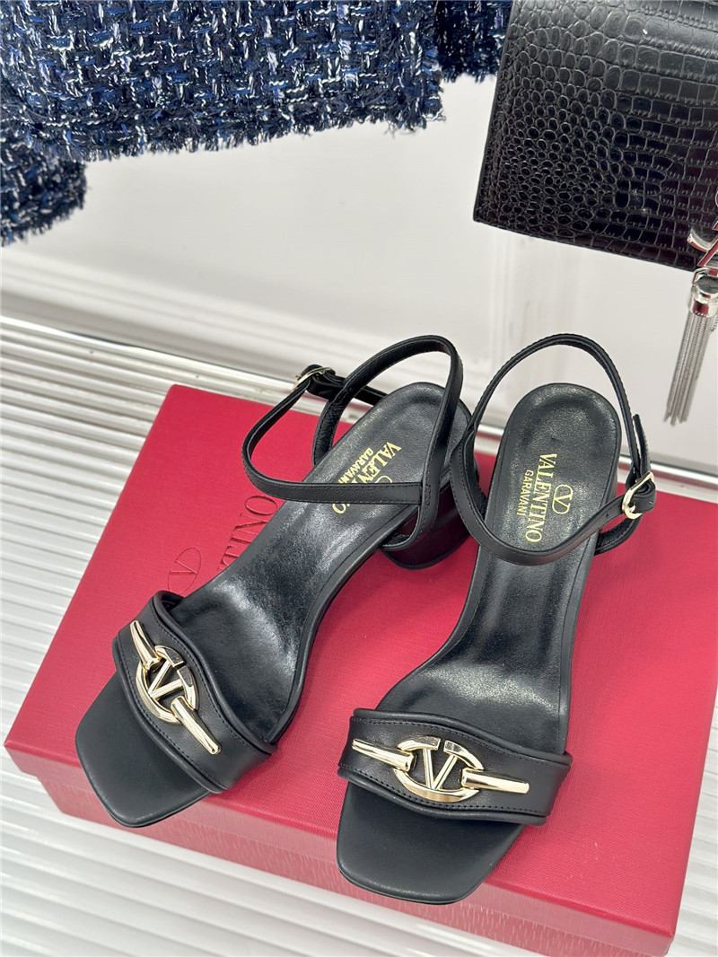 va1e*ntin0 thick heel sandals ma1s0n Marg*e1a replica shoes