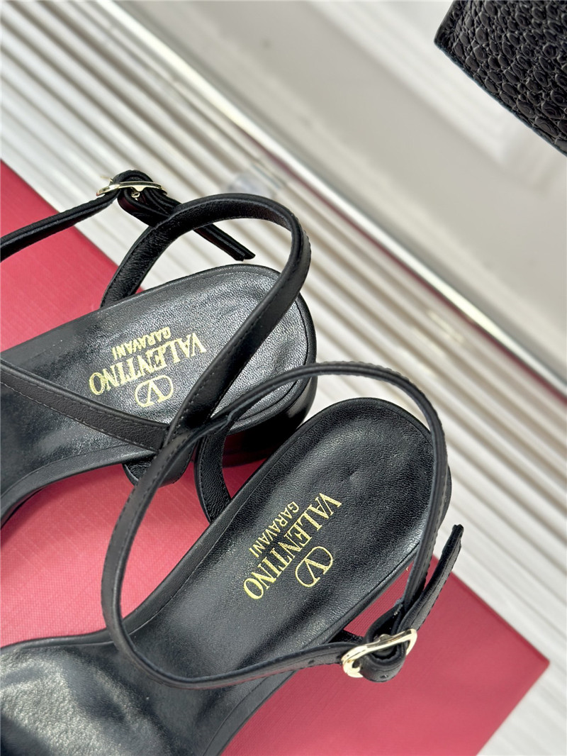 va1e*ntin0 thick heel sandals ma1s0n Marg*e1a replica shoes