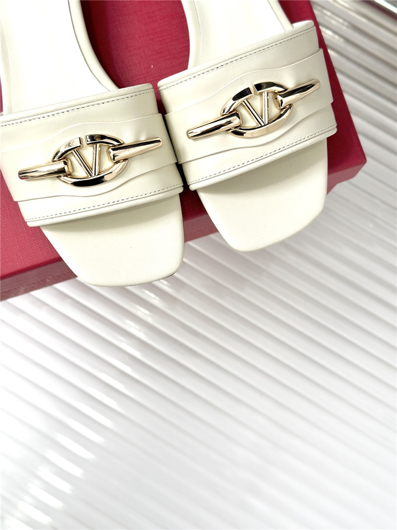 va1e*ntin0 thick heel sandals ma1s0n Marg*e1a replica shoes