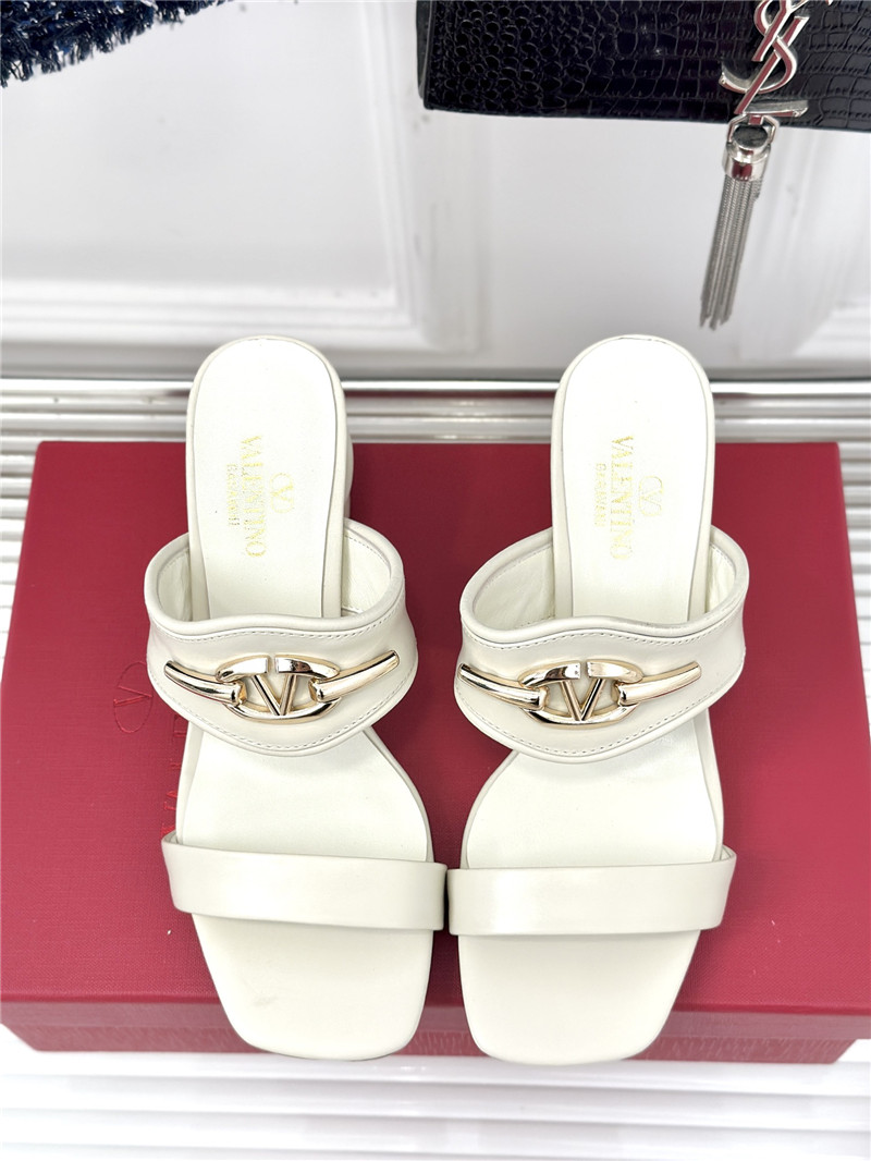 va1e*ntin0 thick heel sandals ma1s0n Marg*e1a replica shoes