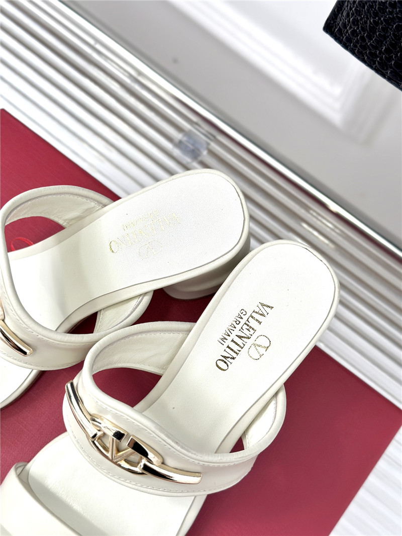 va1e*ntin0 thick heel sandals ma1s0n Marg*e1a replica shoes