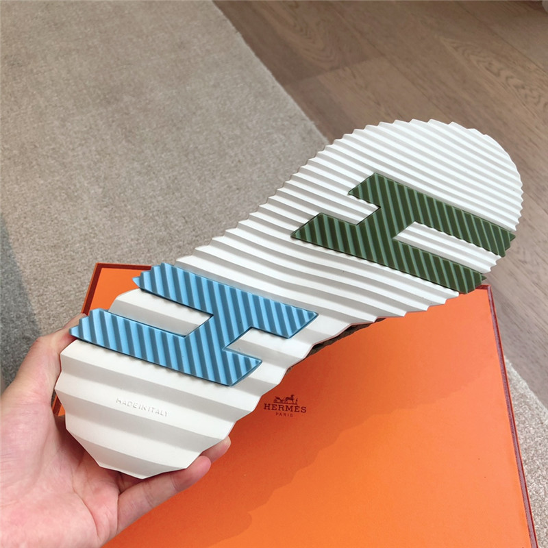 H**me5 women’s green bouncing sneakers