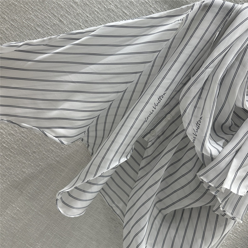 l0vis Vvtt0n lv ribbon scarf printed striped shirt replica clothing