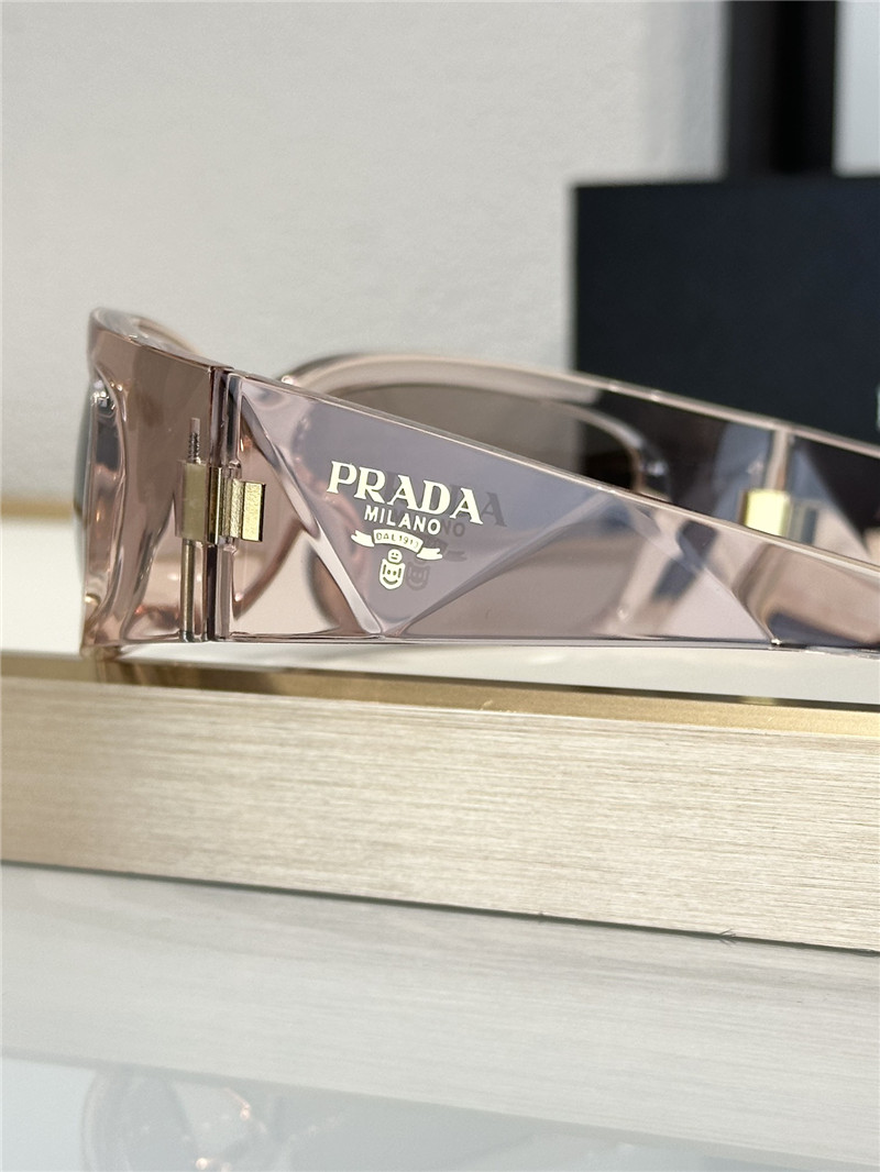 Pra*a sports style sunglasses