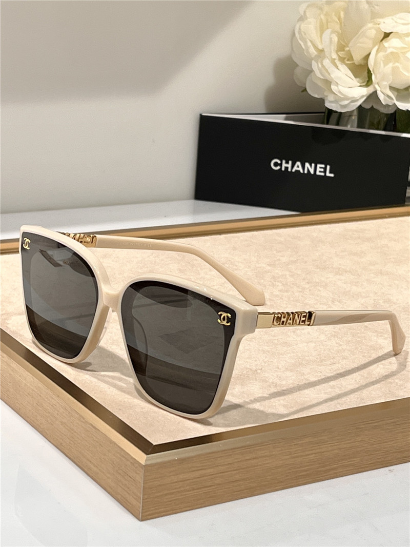 Ch**el letter square sunglasses