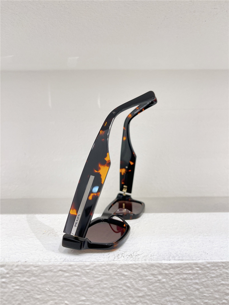 Pra*a fashionable luxury sunglasses