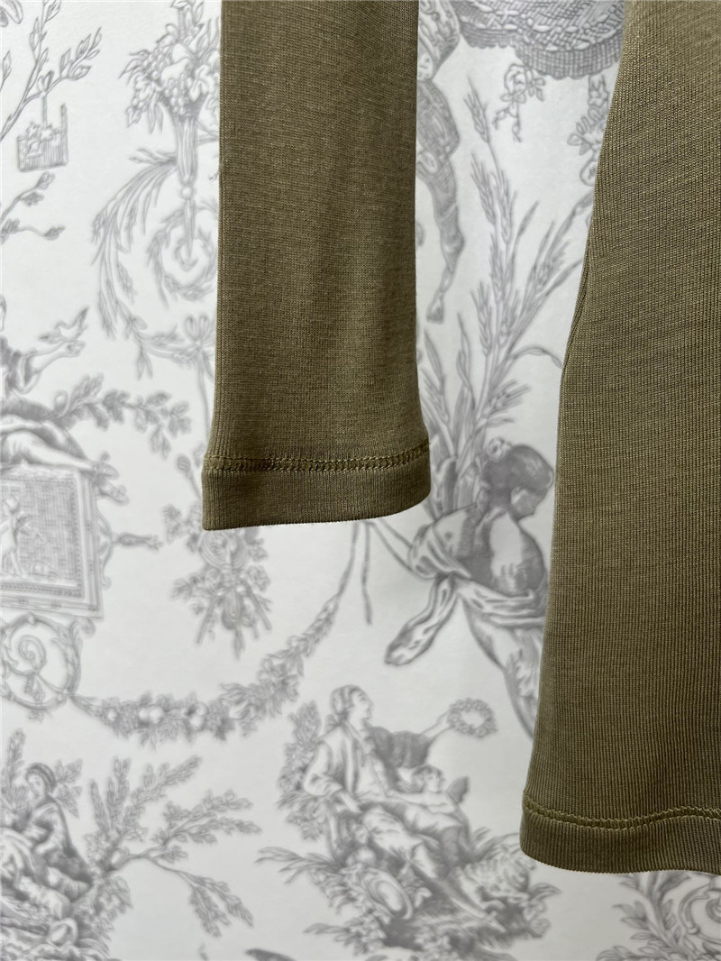 Pra*a knitted bottoming shirt