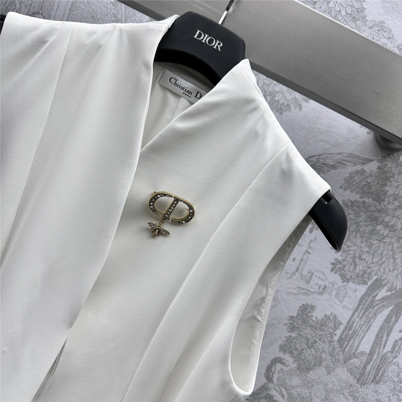 D10r brooch belt vest dress replica clothing sites