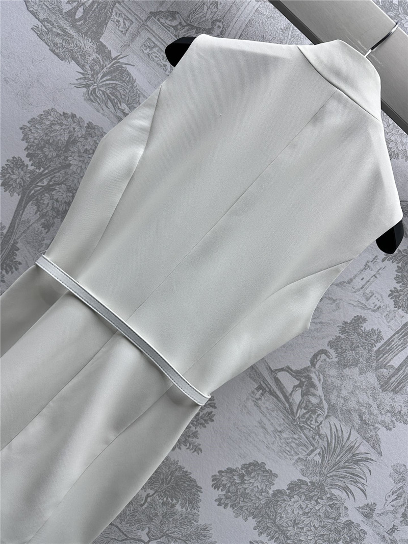 D10r brooch belt vest dress replica clothing sites