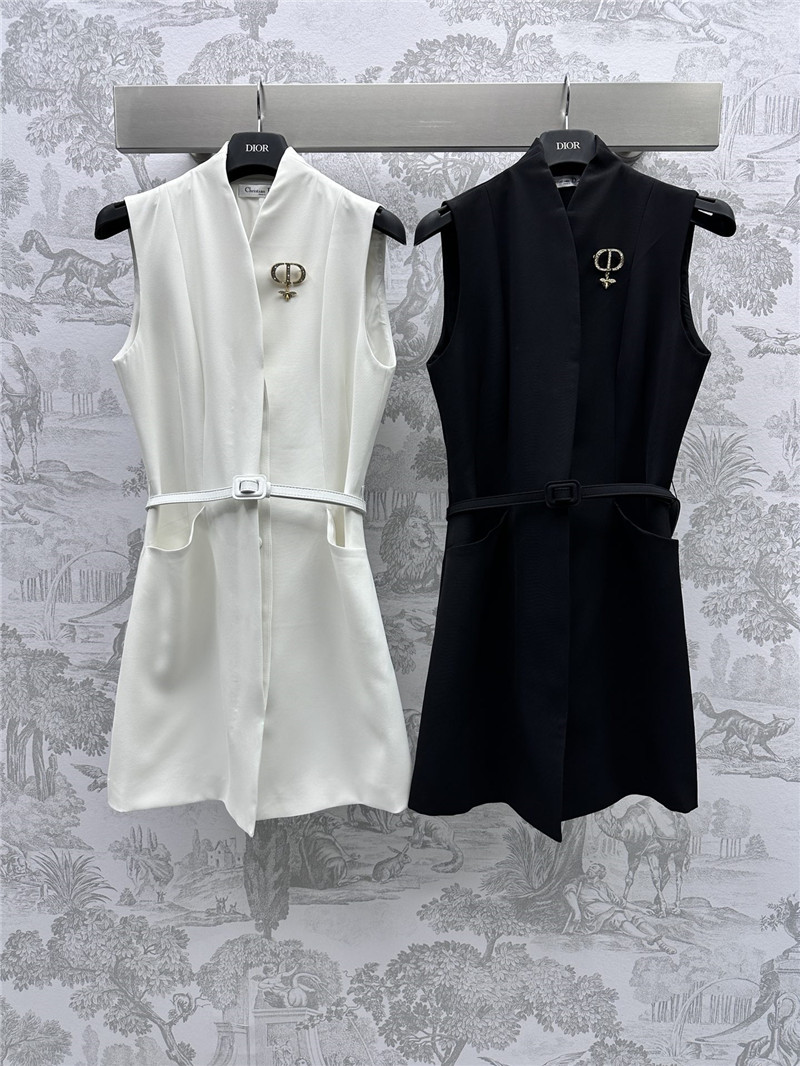 D10r brooch belt vest dress replica clothing sites