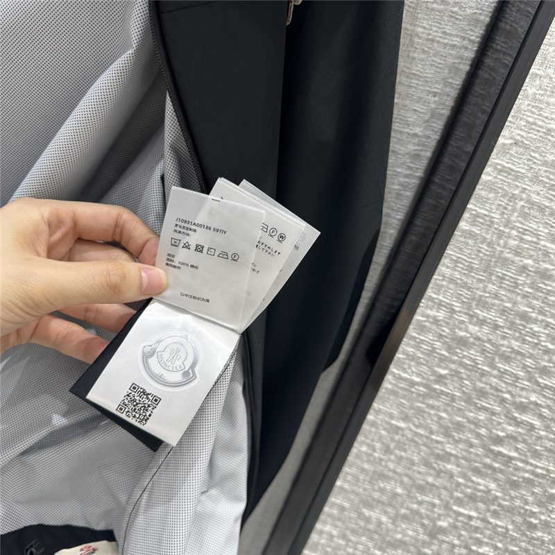 Moncler hooded jacket jacket replica clothing