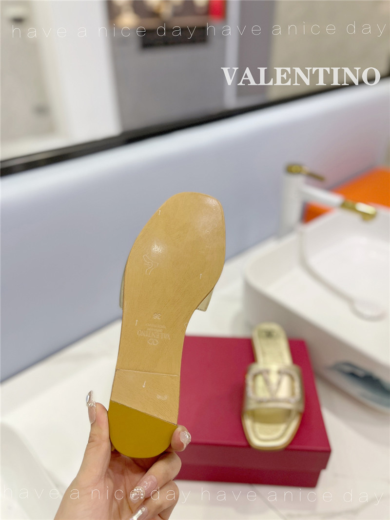 va1e*ntin0 new season slippers Marg*e1a replica shoes