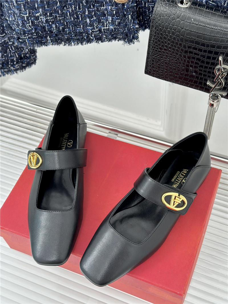 Va1e*ntin0 metal v buckle mary jane shoes replica designer shoes