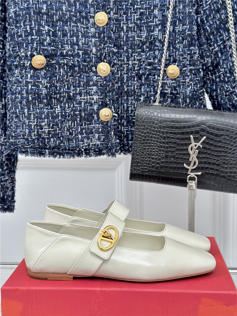 Va1e*ntin0 metal v buckle mary jane shoes replica designer shoes