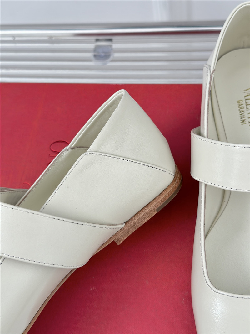 Va1e*ntin0 metal v buckle mary jane shoes replica designer shoes