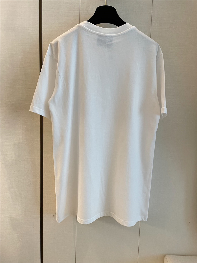 Ch**el middle-aged t cheap replica designer clothes