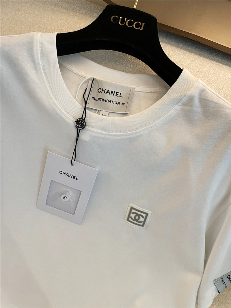 Ch**el middle-aged t cheap replica designer clothes