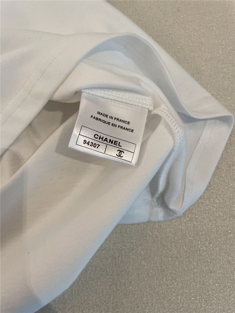 Ch**el middle-aged t cheap replica designer clothes