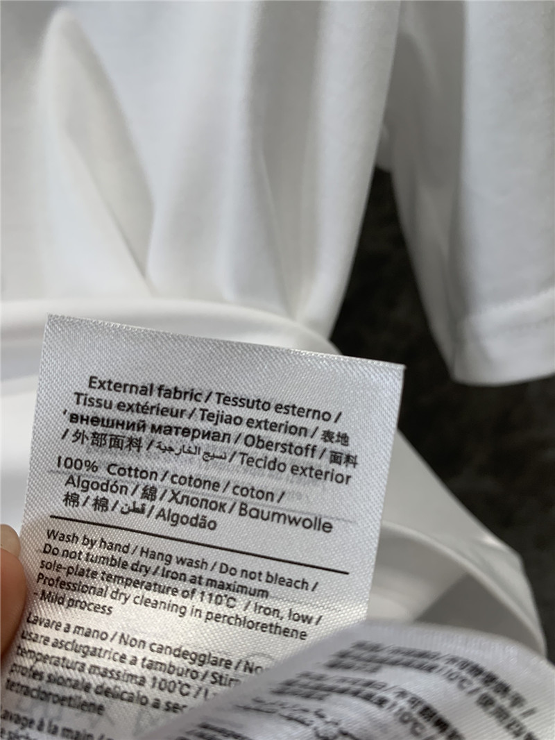 Va1e*ntin0 round neck short sleeve t-shirt replica clothing sites