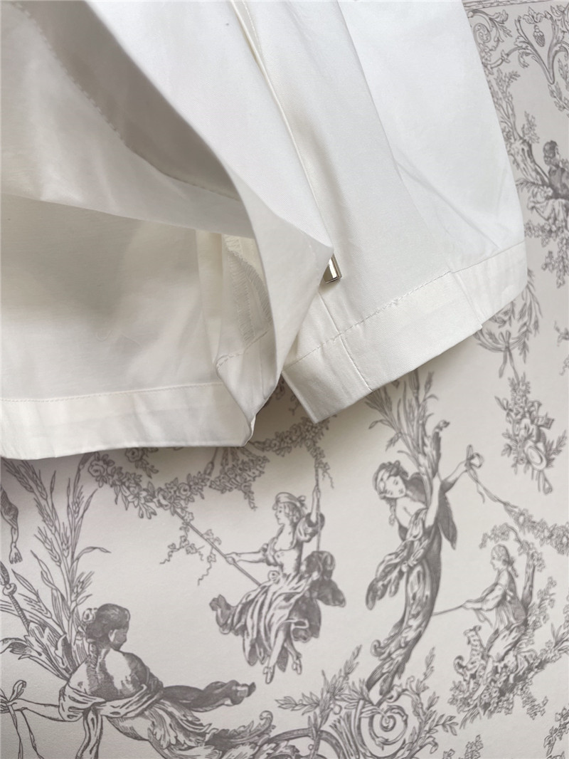 Va1e*ntin0 all-in-one letter embroidered shorts replica clothes