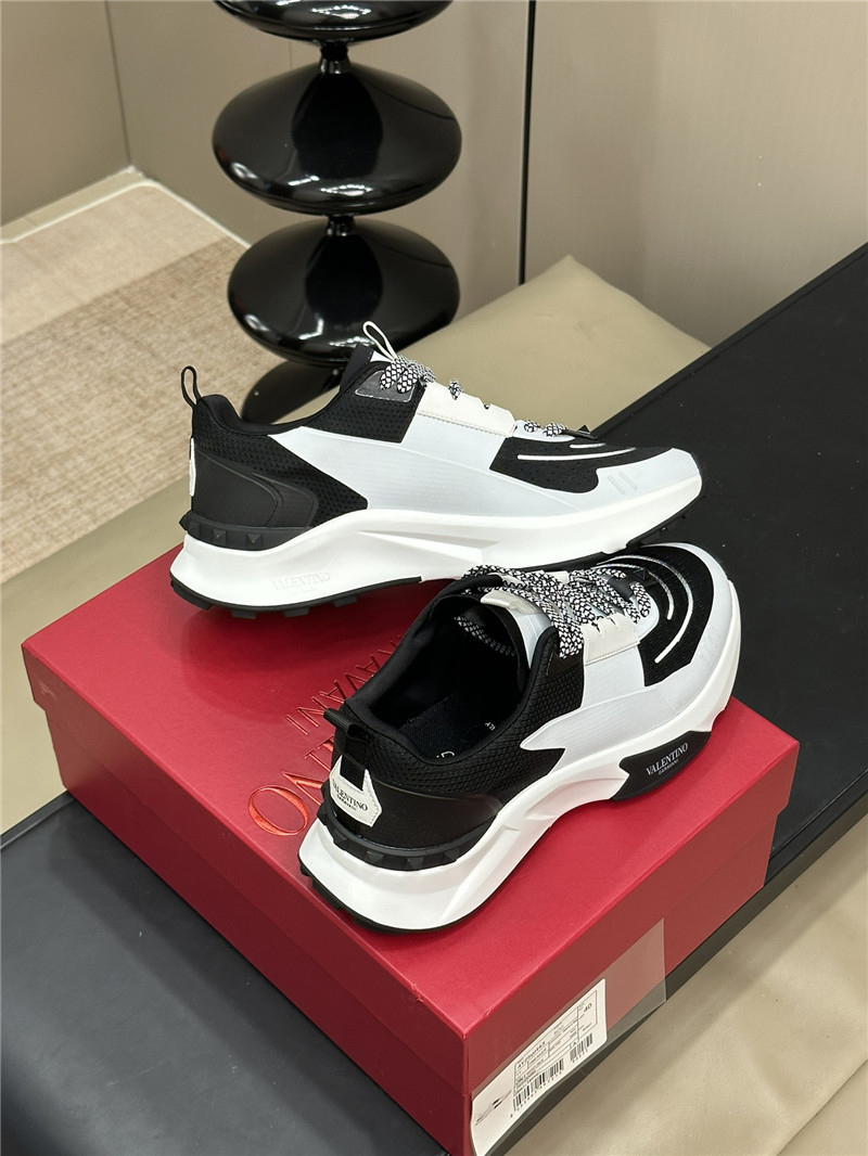 Valentino Garavani True Act Sneakers Black