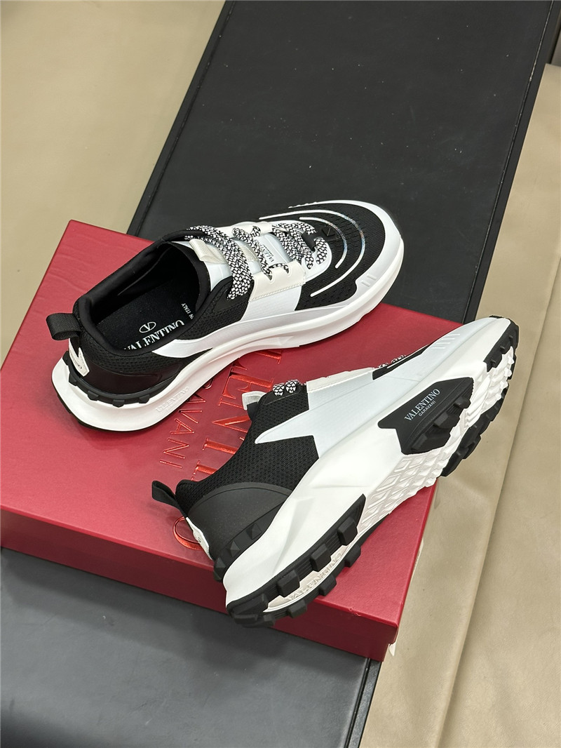 Valentino Garavani True Act Sneakers Black