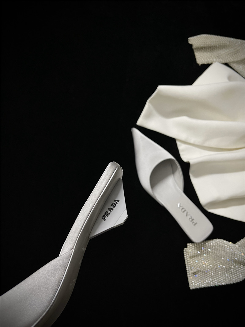 Pra*a pointed toe kitten heel slippers replica shoes