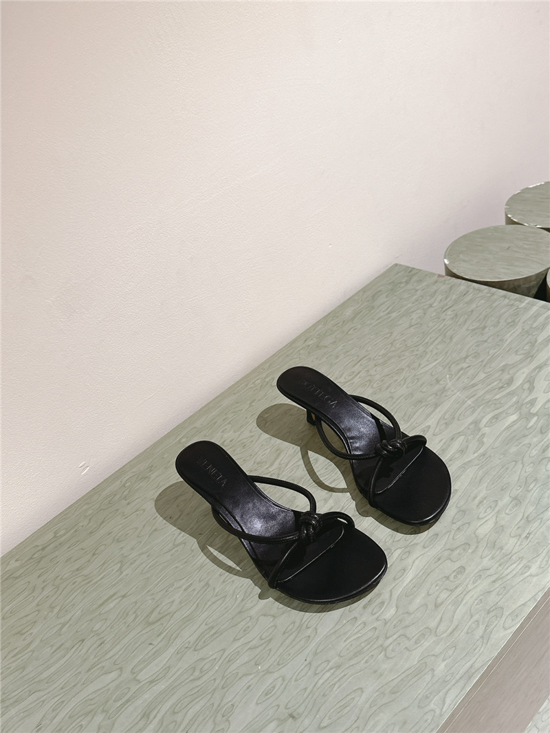 Bottega Veneta woven flip-flops margiela replica shoes