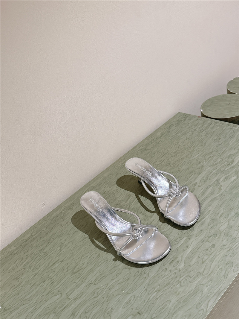 Bottega Veneta woven flip-flops margiela replica shoes