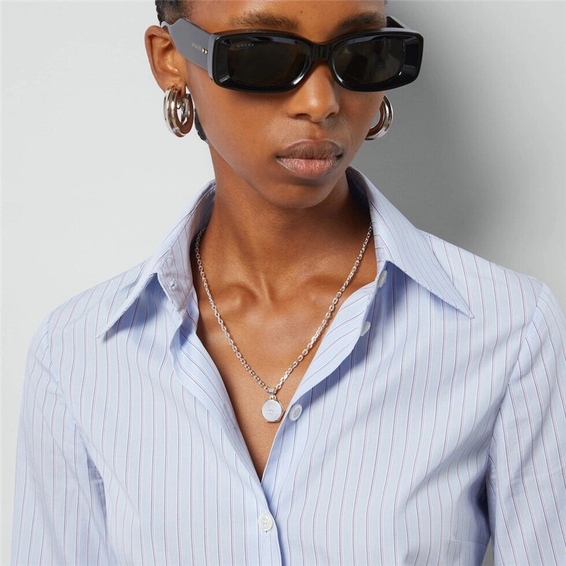 Gvc*1 carved necklace