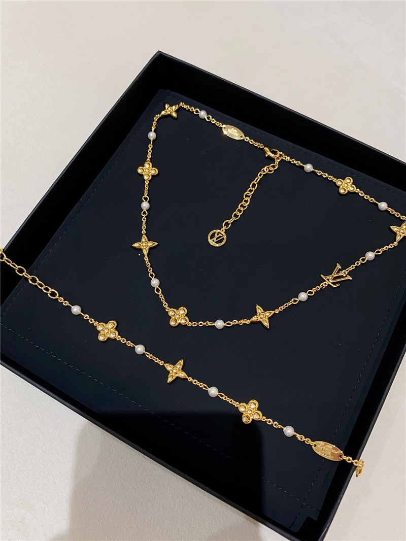 l0vis Vvtt0n lv green gold flower pearl necklace